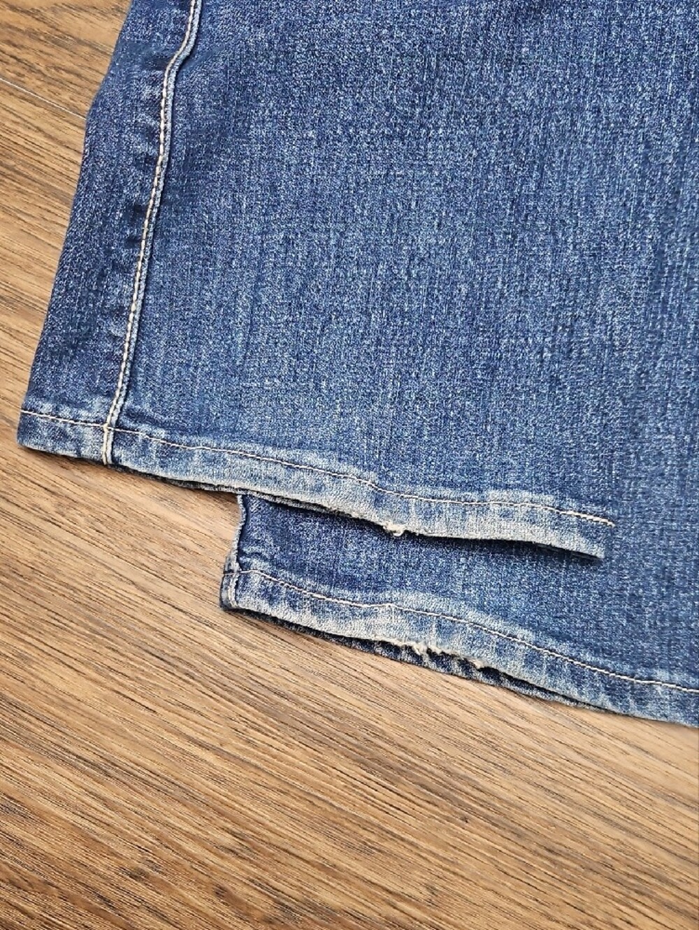 Aura by Wrangler Flare Jeans Medium Wash 11/12 x 34 - Picture 10 of 14